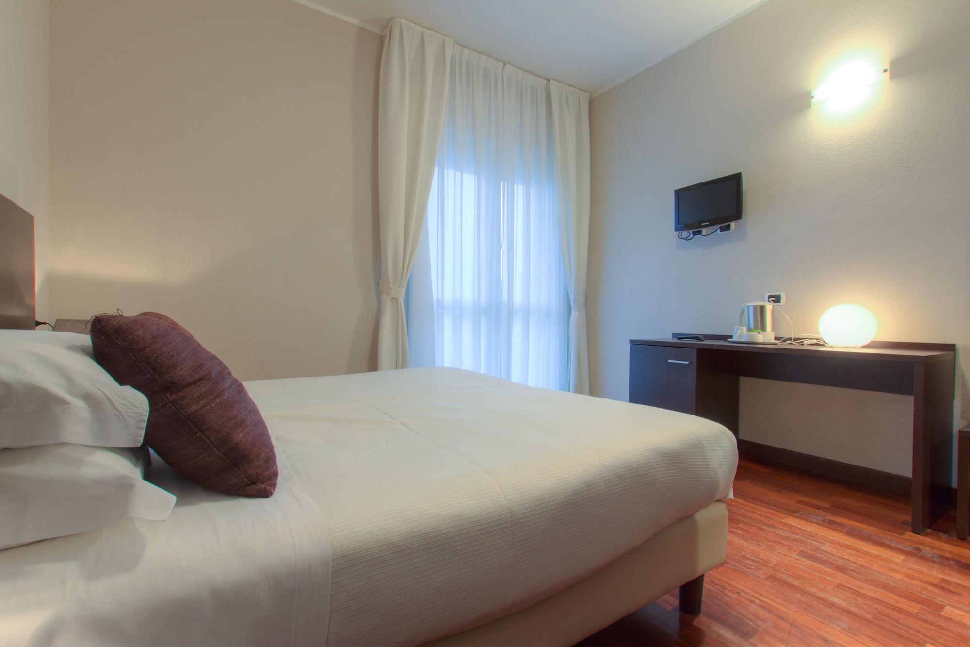 Hotel Kent Milano Marittima Exterior foto