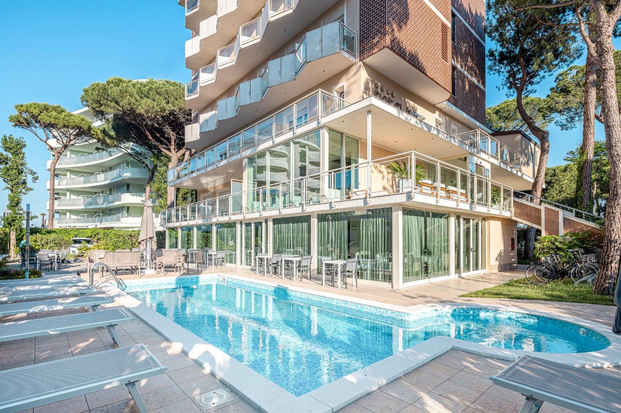 Hotel Kent Milano Marittima Exterior foto