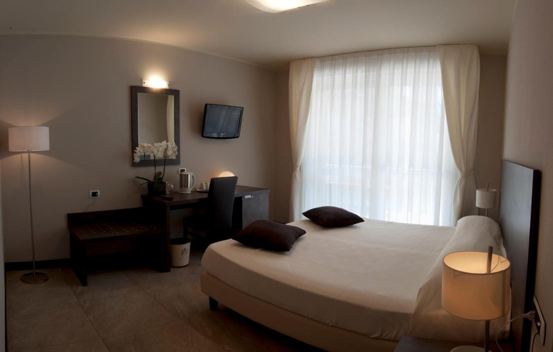 Hotel Kent Milano Marittima Exterior foto
